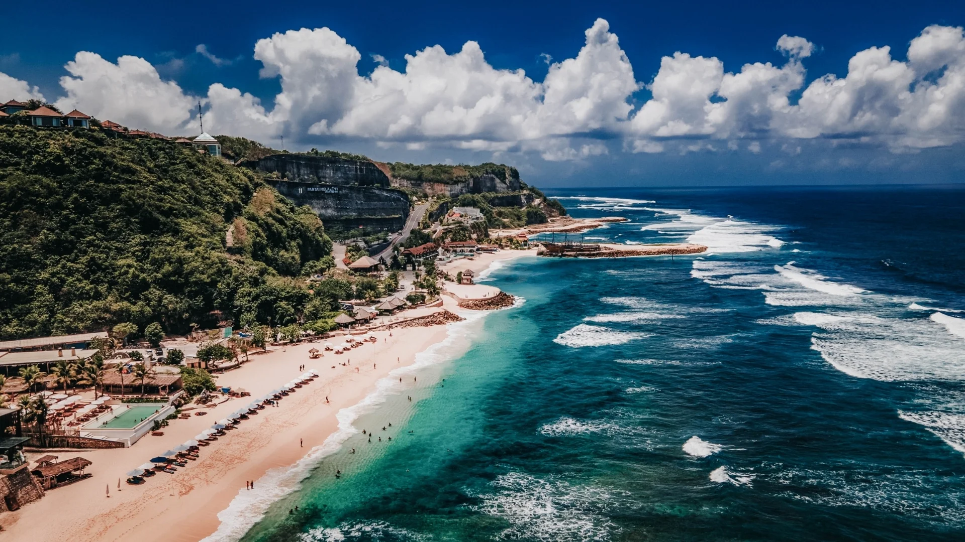 Pantai Melasti