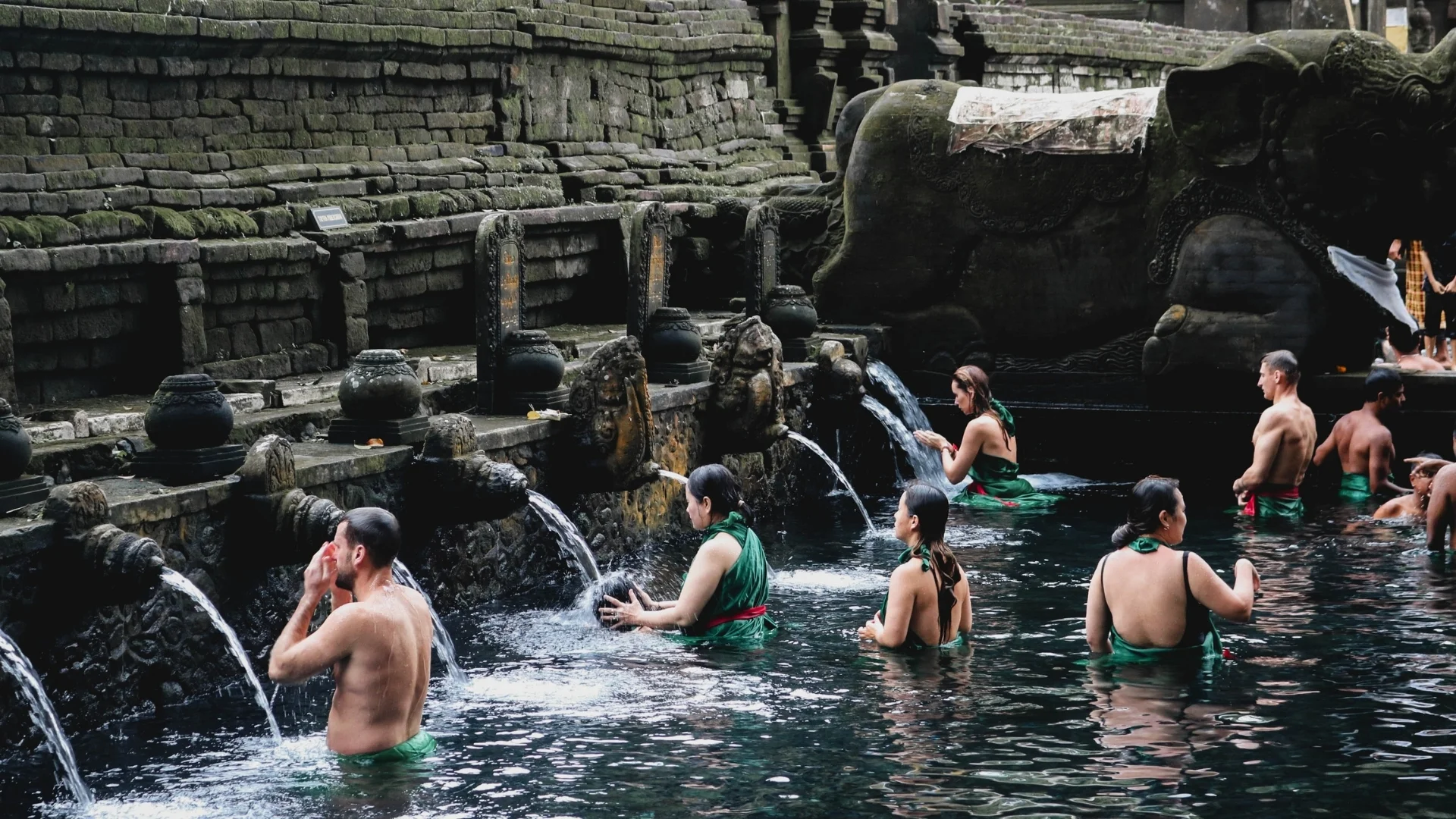 Pura Tirta Empul (1)